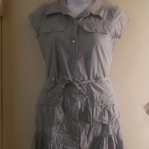 Grey snap down dress w/ ruffle bottom